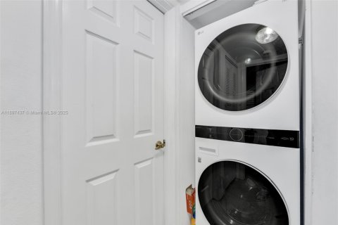 Купить кондоминиум в Санрайз, Флорида 2 спальни, 88.26м2, № 1949701 - фото 9