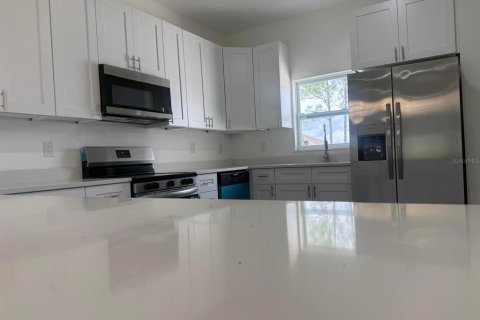 Commercial property in Sebring, Florida 6 bedrooms, 308.81 sq.m. № 2418865 - photo 9