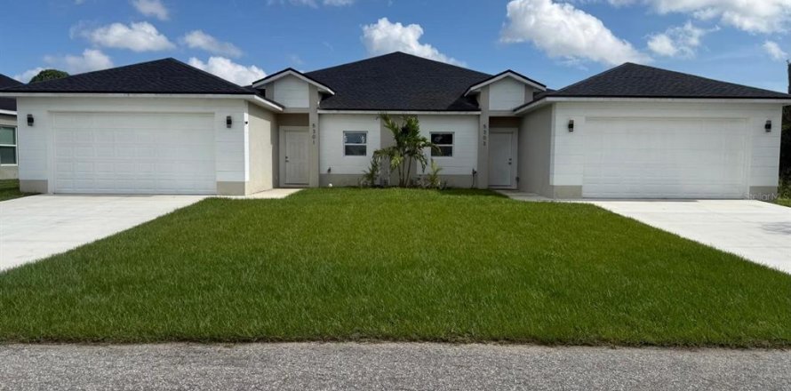 Commercial property in Sebring, Florida 6 bedrooms, 308.81 sq.m. № 2418865