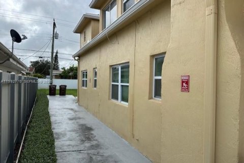 Снять в аренду виллу или дом в Хайалиа, Флорида 1 спальня, № 2055449 - фото 17