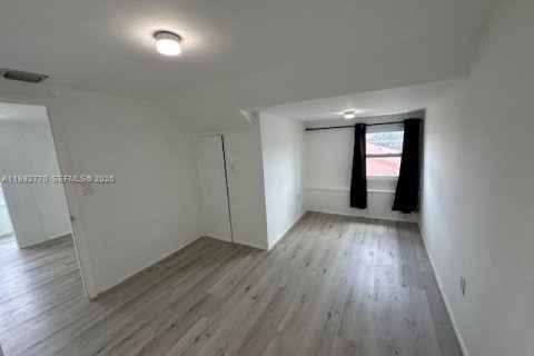 Снять в аренду виллу или дом в Хайалиа, Флорида 1 спальня, № 2055449 - фото 12