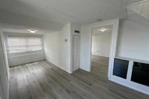 Снять в аренду виллу или дом в Хайалиа, Флорида 1 спальня, № 2055449 - фото 7