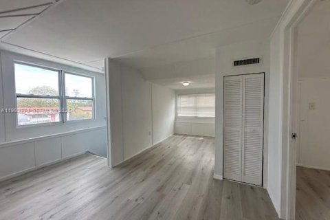 Снять в аренду виллу или дом в Хайалиа, Флорида 1 спальня, № 2055449 - фото 6