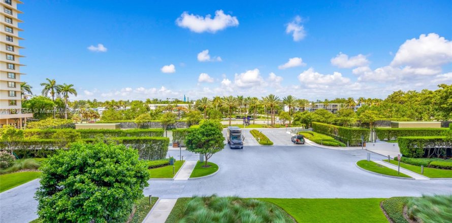 Condo in Bal Harbour, Florida, 2 bedrooms  № 1697620