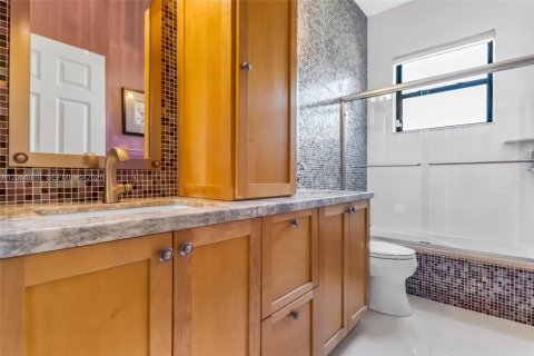 Купить виллу или дом в Дейви, Флорида 5 спален, 320.88м2, № 2245938 - фото 25