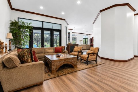 Купить виллу или дом в Дейви, Флорида 5 спален, 320.88м2, № 2245938 - фото 14