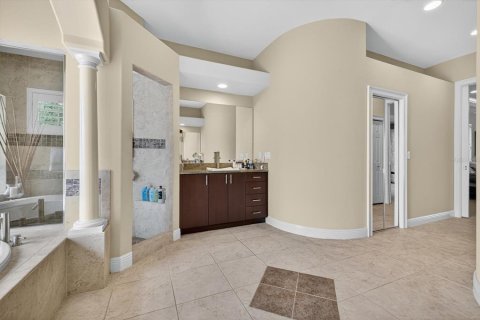 House in Tarpon Springs, Florida 5 bedrooms, 472.13 sq.m. № 1854566 - photo 28
