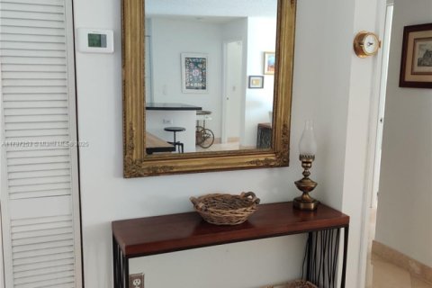 Condominio en alquiler en Aventura, Florida, 2 dormitorios, 109.62 m2 № 2013739 - foto 2