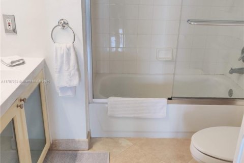 Condominio en alquiler en Aventura, Florida, 2 dormitorios, 109.62 m2 № 2013739 - foto 21