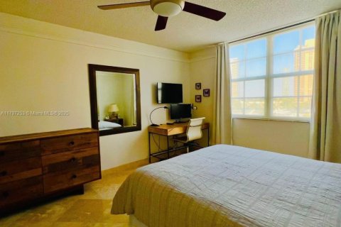 Condominio en alquiler en Aventura, Florida, 2 dormitorios, 109.62 m2 № 2013739 - foto 16