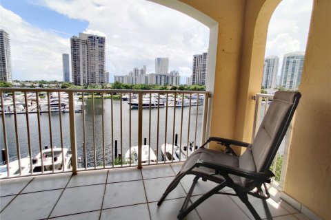 Condominio en alquiler en Aventura, Florida, 2 dormitorios, 109.62 m2 № 2013739 - foto 24
