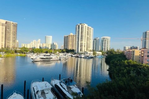 Condominio en alquiler en Aventura, Florida, 2 dormitorios, 109.62 m2 № 2013739 - foto 27