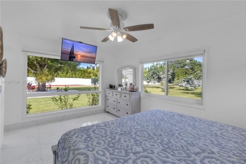 Casa en venta en Homestead, Florida, 4 dormitorios, 282.79 m2 № 2267618 - foto 25