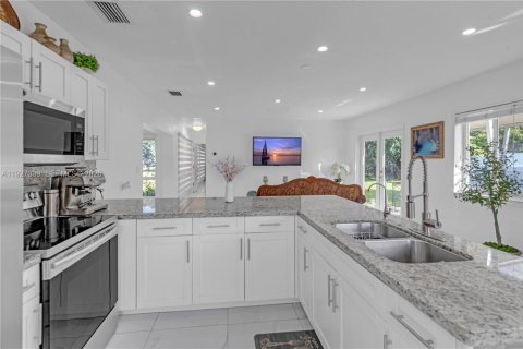 Casa en venta en Homestead, Florida, 4 dormitorios, 282.79 m2 № 2267618 - foto 24
