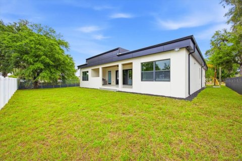 House in Plant City, Florida 3 bedrooms, 234.67 sq.m. № 2166013 - photo 26