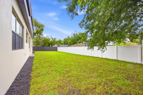 House in Plant City, Florida 3 bedrooms, 234.67 sq.m. № 2166013 - photo 27