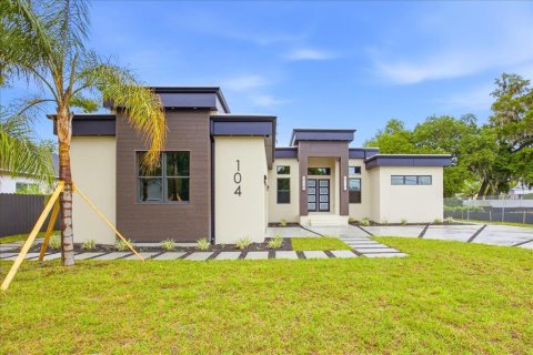 House in Plant City, Florida 3 bedrooms, 234.67 sq.m. № 2166013 - photo 4
