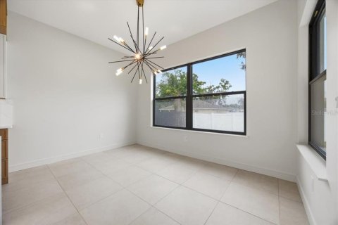 House in Plant City, Florida 3 bedrooms, 234.67 sq.m. № 2166013 - photo 18