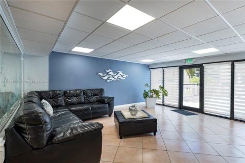 Copropriété à louer à Miami, Floride: 2 chambres, 86.68 m2 № 1947259 - photo 19
