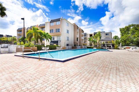 Copropriété à louer à Miami, Floride: 2 chambres, 86.68 m2 № 1947259 - photo 1