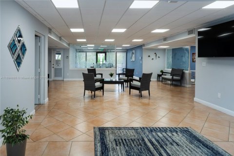 Copropriété à louer à Miami, Floride: 2 chambres, 86.68 m2 № 1947259 - photo 18