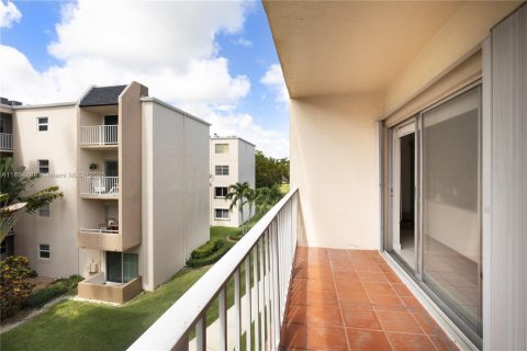 Copropriété à louer à Miami, Floride: 2 chambres, 86.68 m2 № 1947259 - photo 4