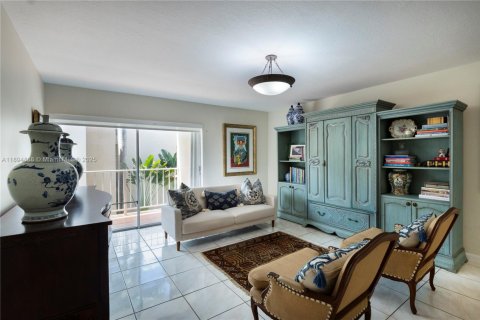 Copropriété à louer à Miami, Floride: 2 chambres, 86.68 m2 № 1947259 - photo 2