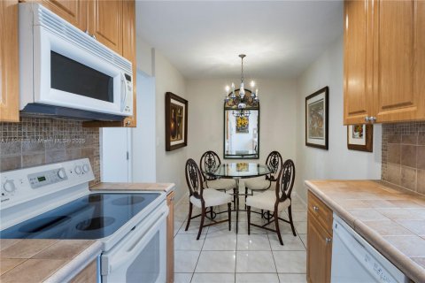 Copropriété à louer à Miami, Floride: 2 chambres, 86.68 m2 № 1947259 - photo 8