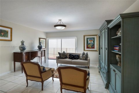 Copropriété à louer à Miami, Floride: 2 chambres, 86.68 m2 № 1947259 - photo 3