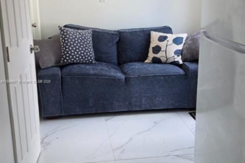 Commercial property in Miami, Florida 1 bedroom, 174.75 sq.m. № 1947477 - photo 3