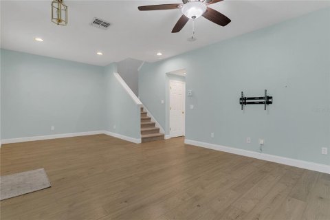 Adosado en alquiler en Groveland, Florida, 4 dormitorios, 158.49 m2 № 1866428 - foto 5