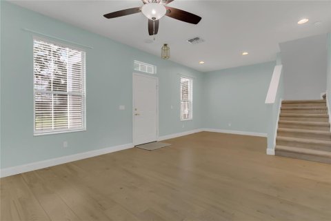 Adosado en alquiler en Groveland, Florida, 4 dormitorios, 158.49 m2 № 1866428 - foto 4