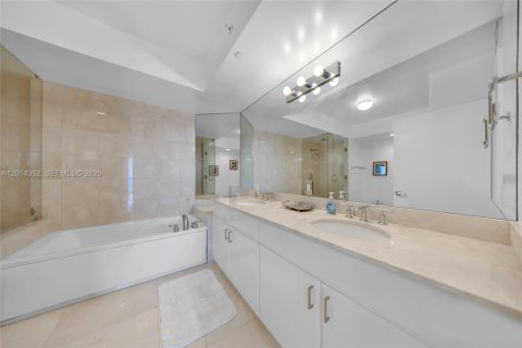 Copropriété à louer à Miami Beach, Floride: 2 chambres, 129.32 m2 № 2076446 - photo 25