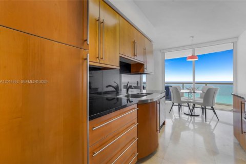 Copropriété à louer à Miami Beach, Floride: 2 chambres, 129.32 m2 № 2076446 - photo 16