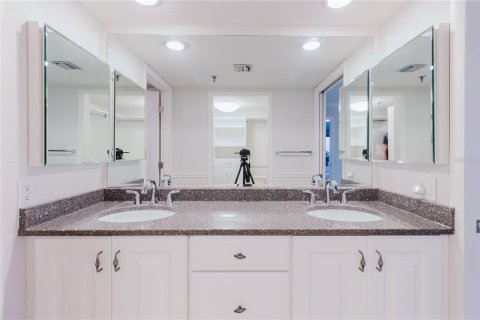 Condominio en venta en Largo, Florida, 2 dormitorios, 134.24 m2 № 1899962 - foto 27