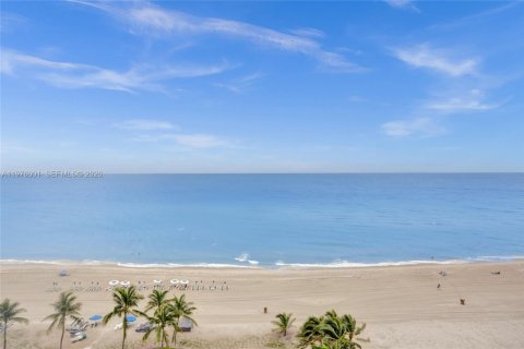 Снять в аренду кондоминиум в Санни-Айлс-Бич, Флорида 3 спальни, 247.58м2, № 2040268 - фото 9