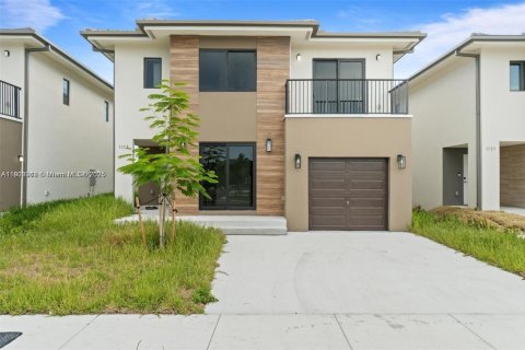 House in Florida City, Florida 5 bedrooms, 176.7 sq.m. № 1953516 - photo 3