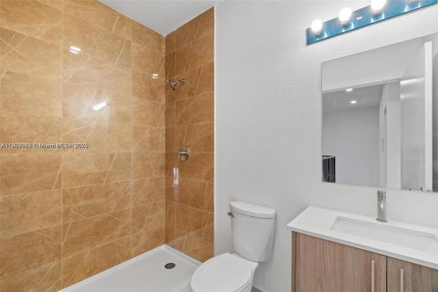 House in Florida City, Florida 5 bedrooms, 176.7 sq.m. № 1953516 - photo 25