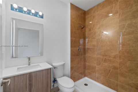 House in Florida City, Florida 5 bedrooms, 176.7 sq.m. № 1953516 - photo 29