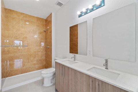 House in Florida City, Florida 5 bedrooms, 176.7 sq.m. № 1953516 - photo 18