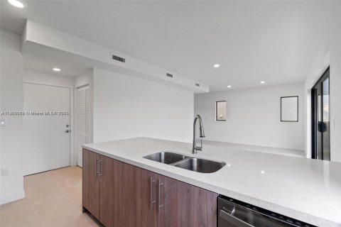 House in Florida City, Florida 5 bedrooms, 176.7 sq.m. № 1953516 - photo 11