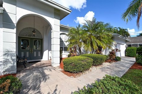 Villa ou maison à louer à Sarasota, Floride: 3 chambres, 176.98 m2 № 2143772 - photo 5
