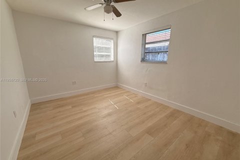 Dúplex en alquiler en Miami, Florida, 2 dormitorios, 147.99 m2 № 2010666 - foto 10