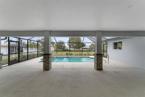 House in Fort Myers, Florida 3 bedrooms, 190.54 sq.m. № 1551369 - photo 25