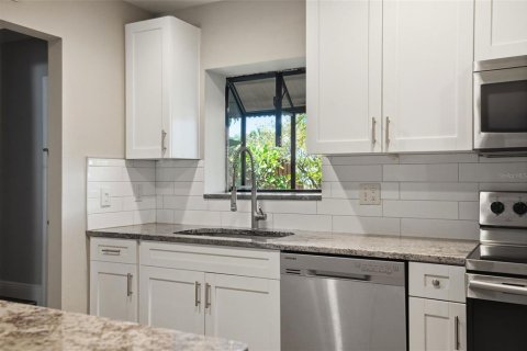 Villa ou maison à louer à Tampa, Floride: 3 chambres, 165.18 m2 № 2098361 - photo 13