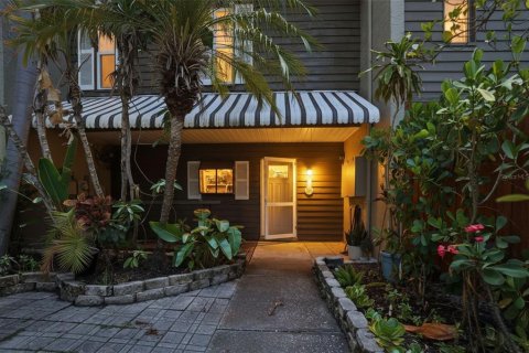 Villa ou maison à Tampa, Floride 3 chambres, 165.18 m2 № 2098361