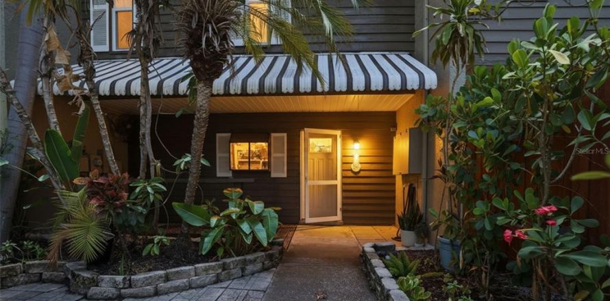 Villa ou maison à Tampa, Floride 3 chambres, 165.18 m2 № 2098361