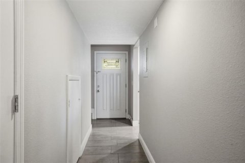 Villa ou maison à louer à Tampa, Floride: 3 chambres, 165.18 m2 № 2098361 - photo 5