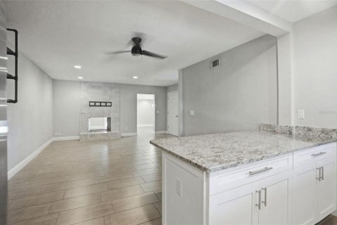 Villa ou maison à louer à Tampa, Floride: 3 chambres, 165.18 m2 № 2098361 - photo 16