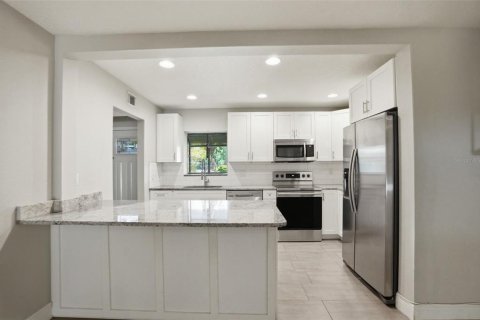 Villa ou maison à louer à Tampa, Floride: 3 chambres, 165.18 m2 № 2098361 - photo 12